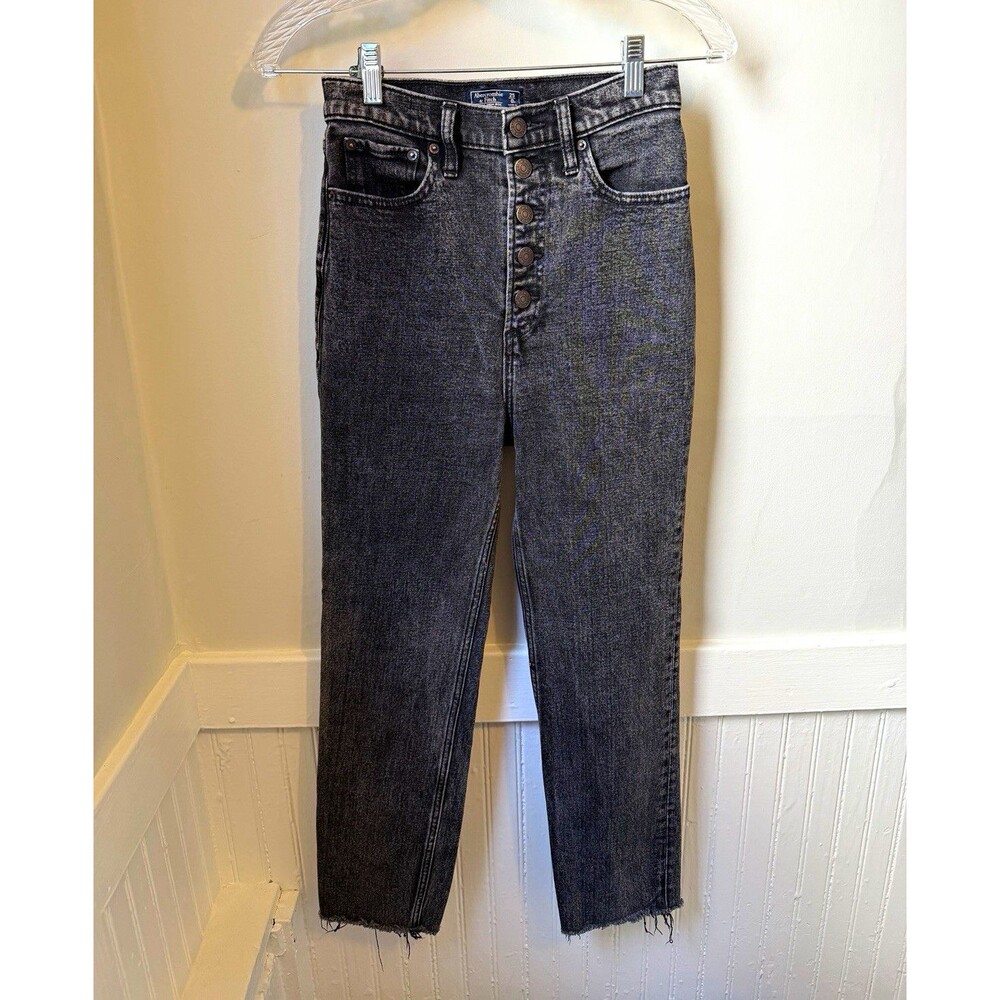 Abercrombie & Fitch Women’s Ultra High Rise Straight Jeans Black Wash Size 25/0R